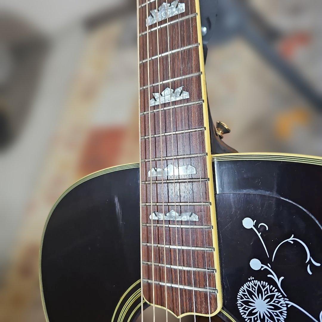 Epiphonc.EJ-200VS 社外製ソフトケース付き。