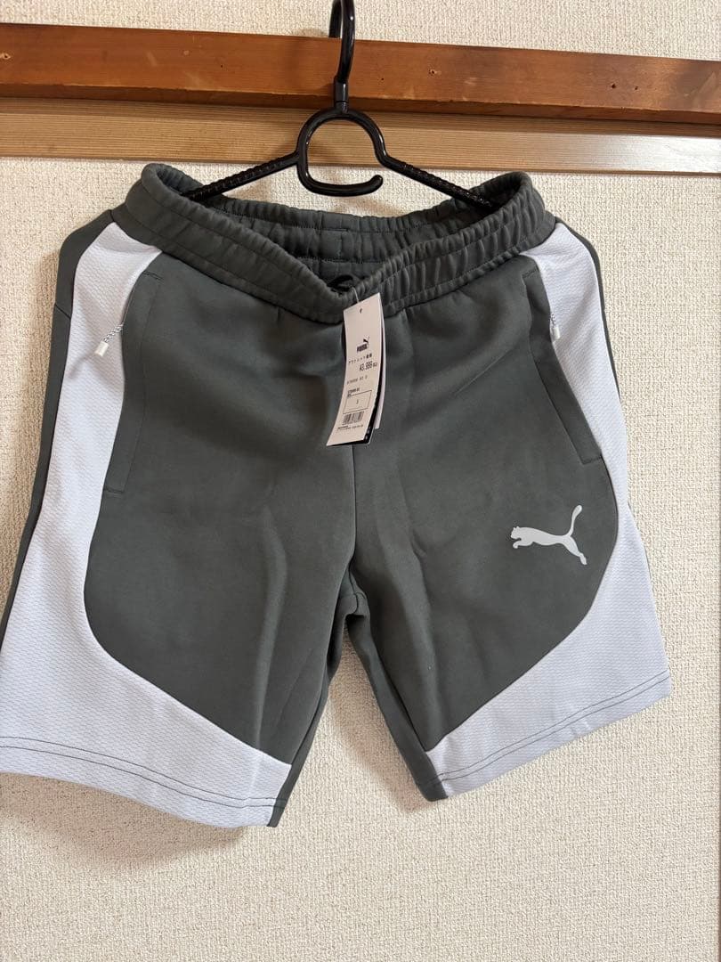 PUMA ハーフパンツ Sサイズ グレー/ホワイト