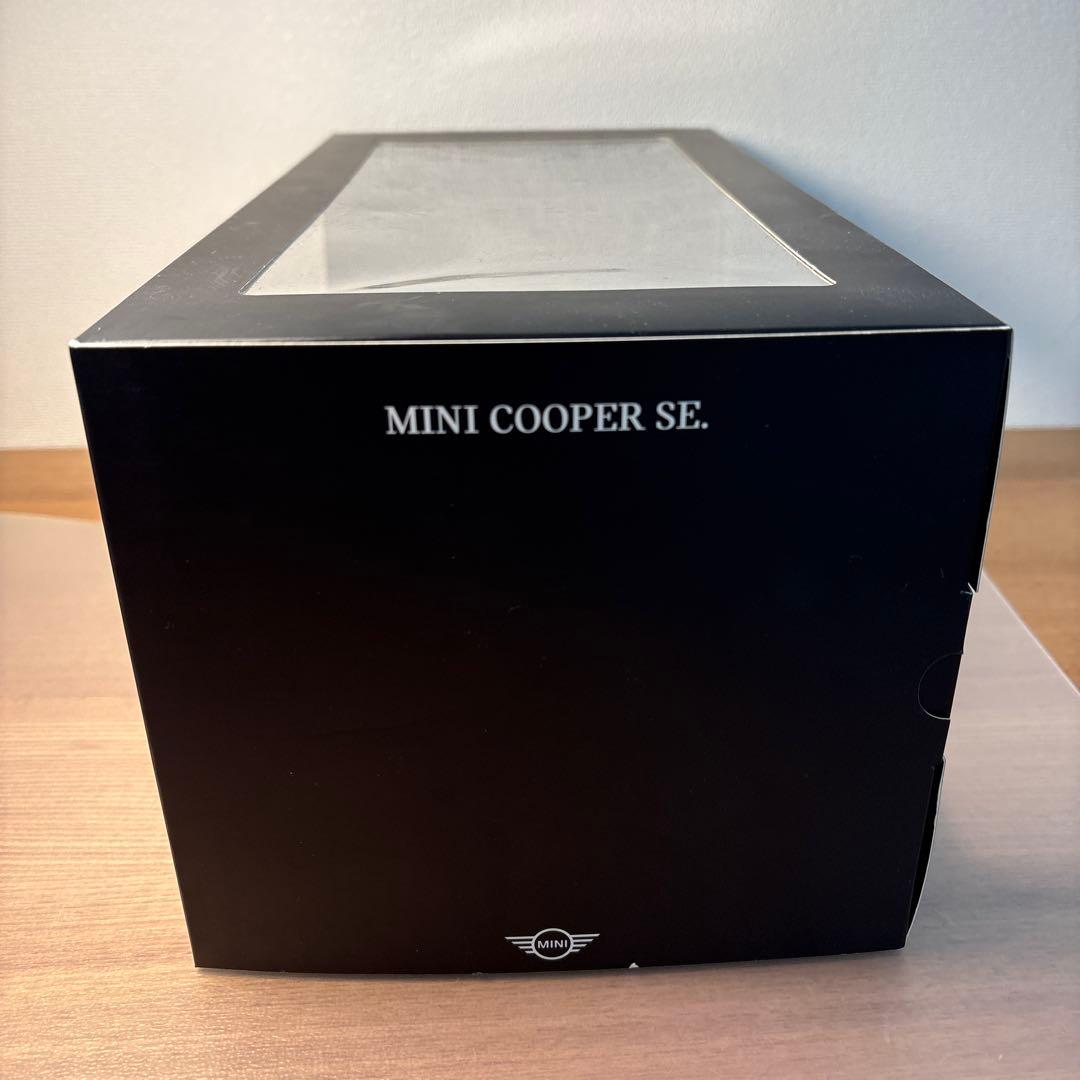 ミニ　クーパー　SE 1/18 ミニカー　シルバー　イエロー