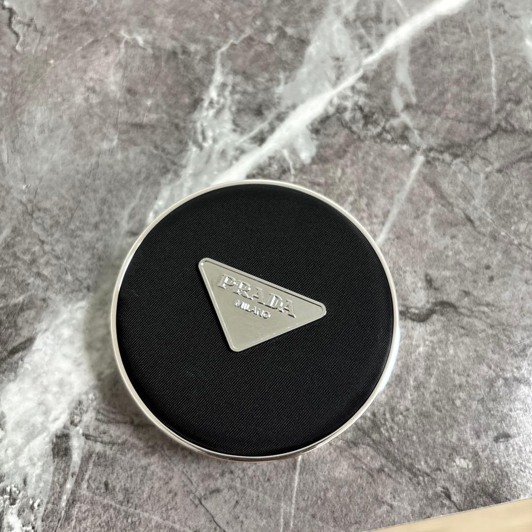 1度試しのみ　プラダ ビューティ クッションファンデーション　LN10