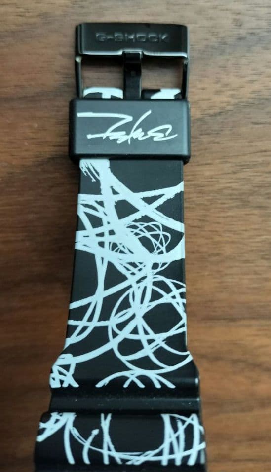 G-SHOCK FUTURA フューチュラ GD-X6900FTR-1JR