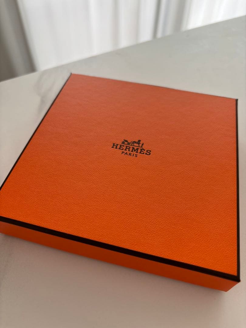 新品エルメス HERMES ハンカチ Hレリーフ ネイビー×ホワイト Hロゴ
