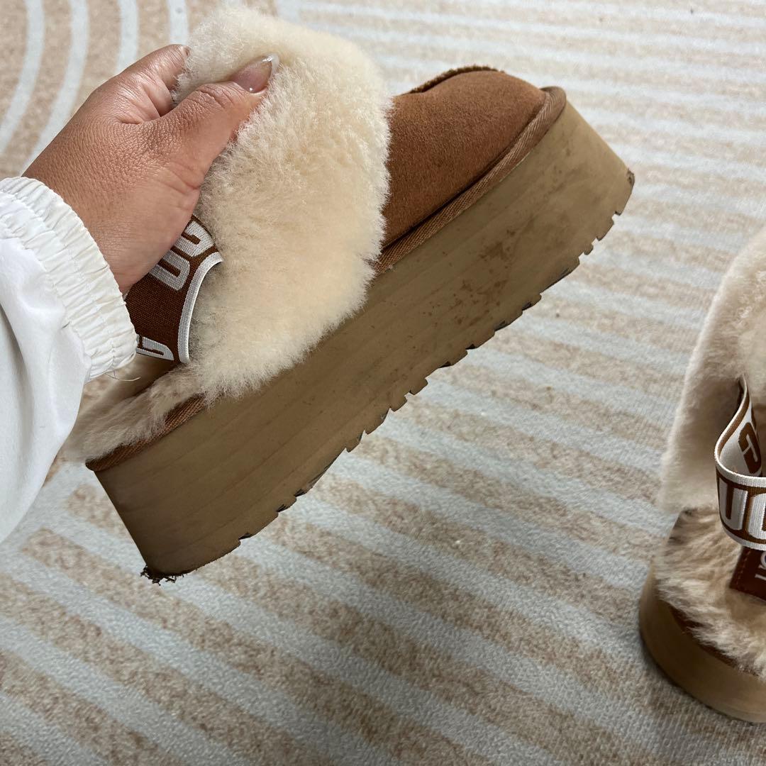 UGG ブラウン 厚底スライドサンダル