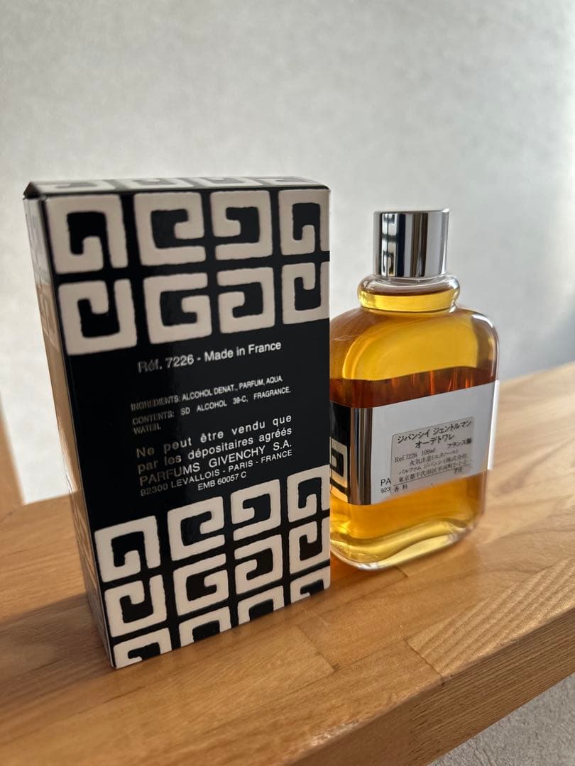 香水(男性用) Givenchy Gentleman eau de toilette 100ml