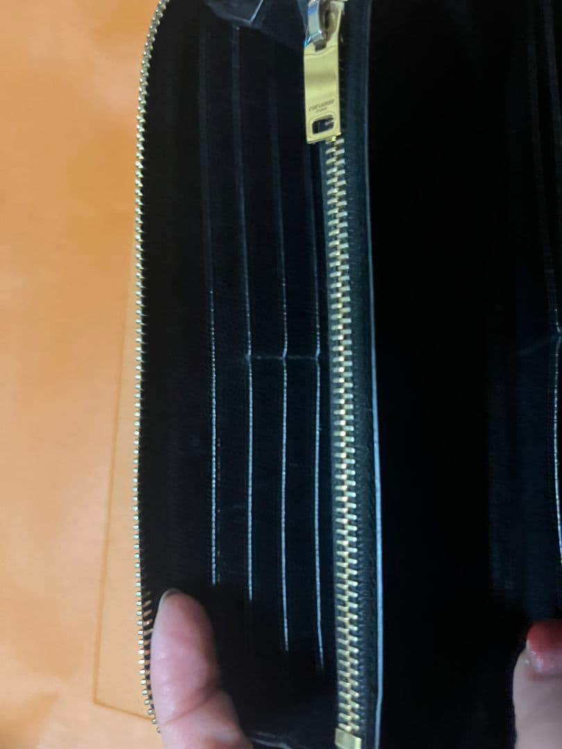 YSL 黒 キルティング 長財布