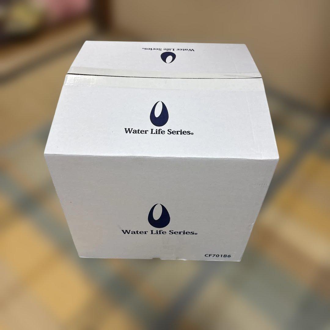 未使用品、ミネラルウォーター、サーバー容器 上下フィルター付き