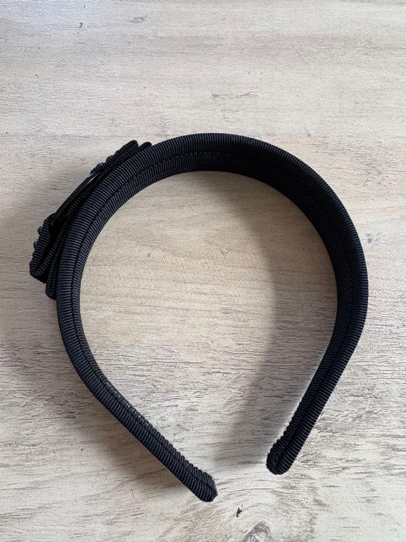 フェラガモ　Ferragamo カチューシャblack