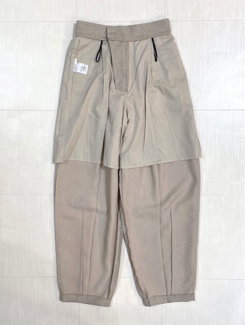 未使用タグ付き✨AKIRA NAKA センタープレス テーパード スラックス