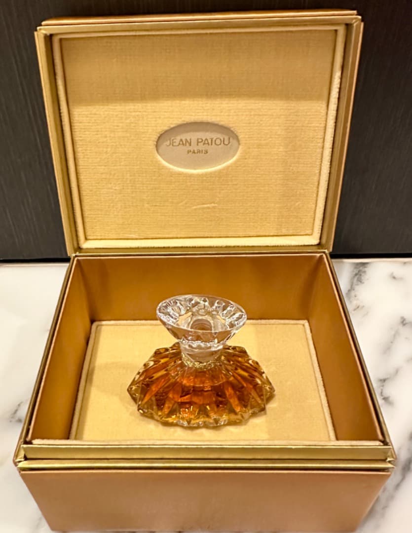 ジャンパトゥ　ジョイ　バカラクリスタルボトル