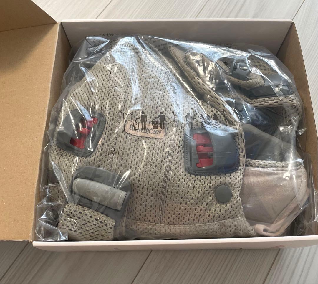 ベビービョルン　ワンカイエアー➕アーバンリサーチドアーズ　ケープ