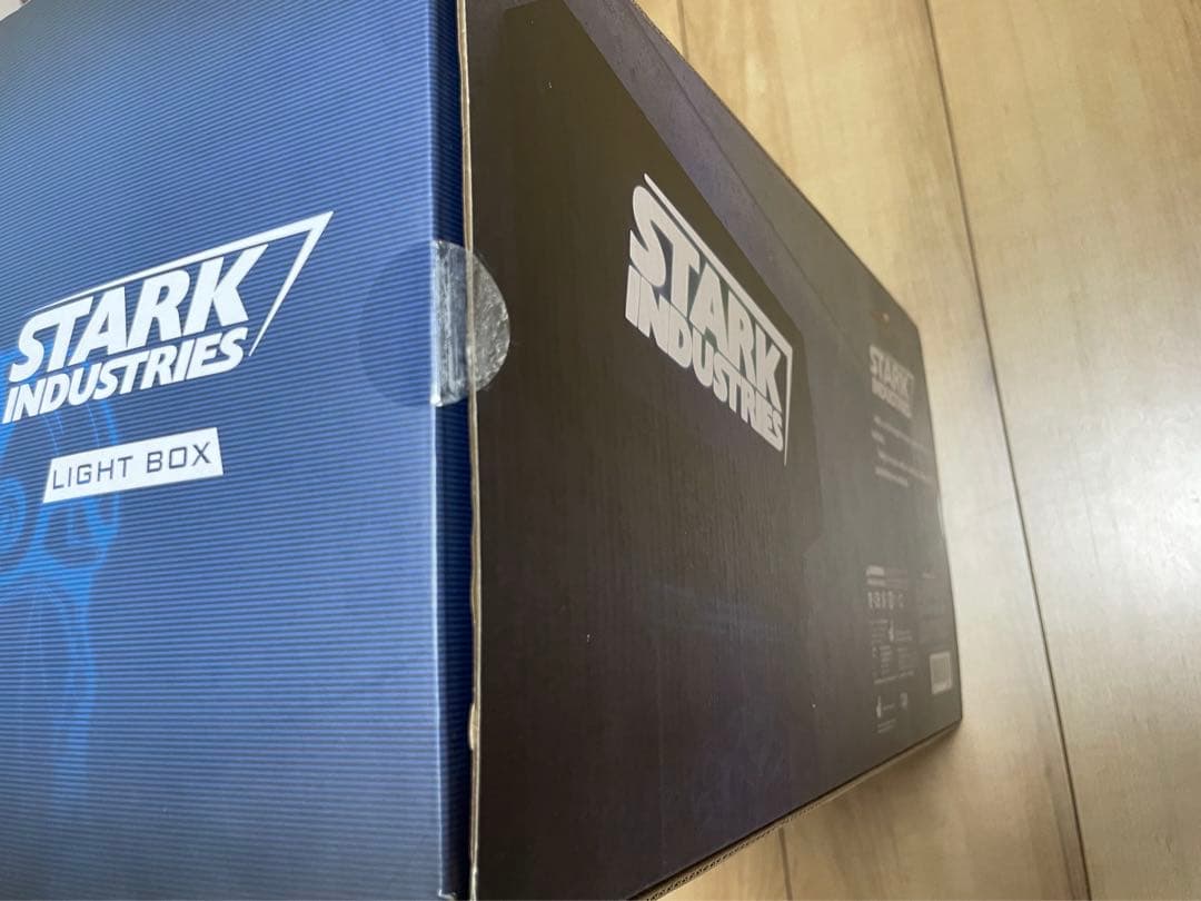スタークインダストリーズ　ロゴ　ライトボックス　ホットトイズ　アイアンマン