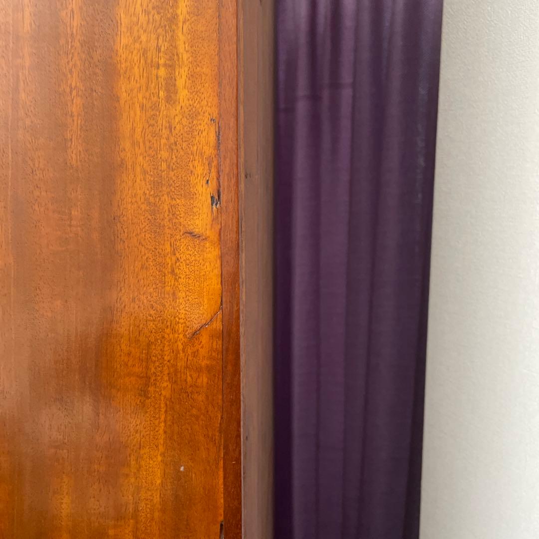 イギリスアンティークのマホガニー製ワードローブ