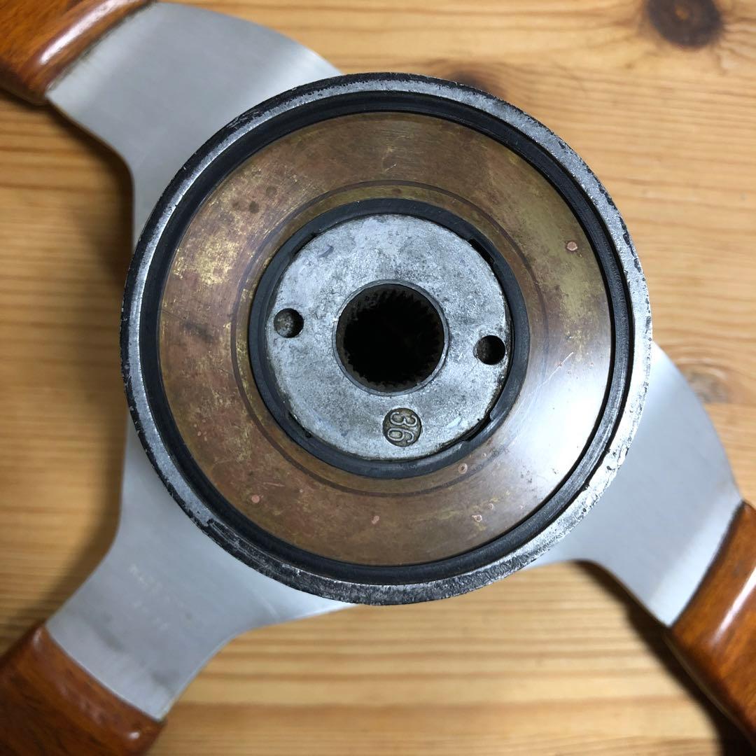 momo ウッドハンドル外径350mm太さ28mm