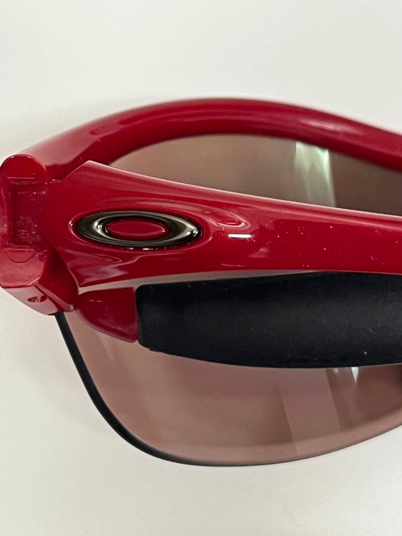 【3回使用程度】 OAKLEYオークリースポーツUVサングラス赤フレーム茶レンズ