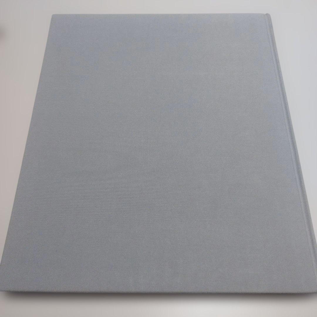 Cy Twombly Photographs　2016年初版 頁付け無し　HC