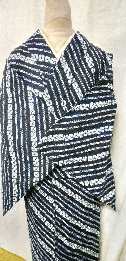 有松絞り浴衣、紺色小紋しつけつき