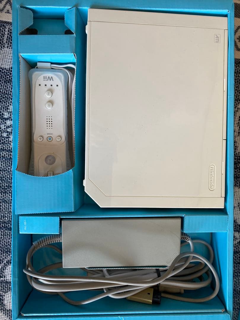 任天堂Wii本体 (シロ) Wiiスポーツリゾート付 動作確認済