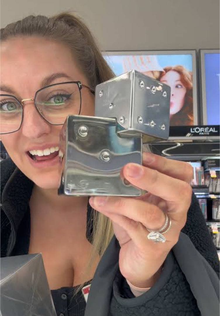 香水(女性用) YOUR TURN Billie Eilish 100 ml.