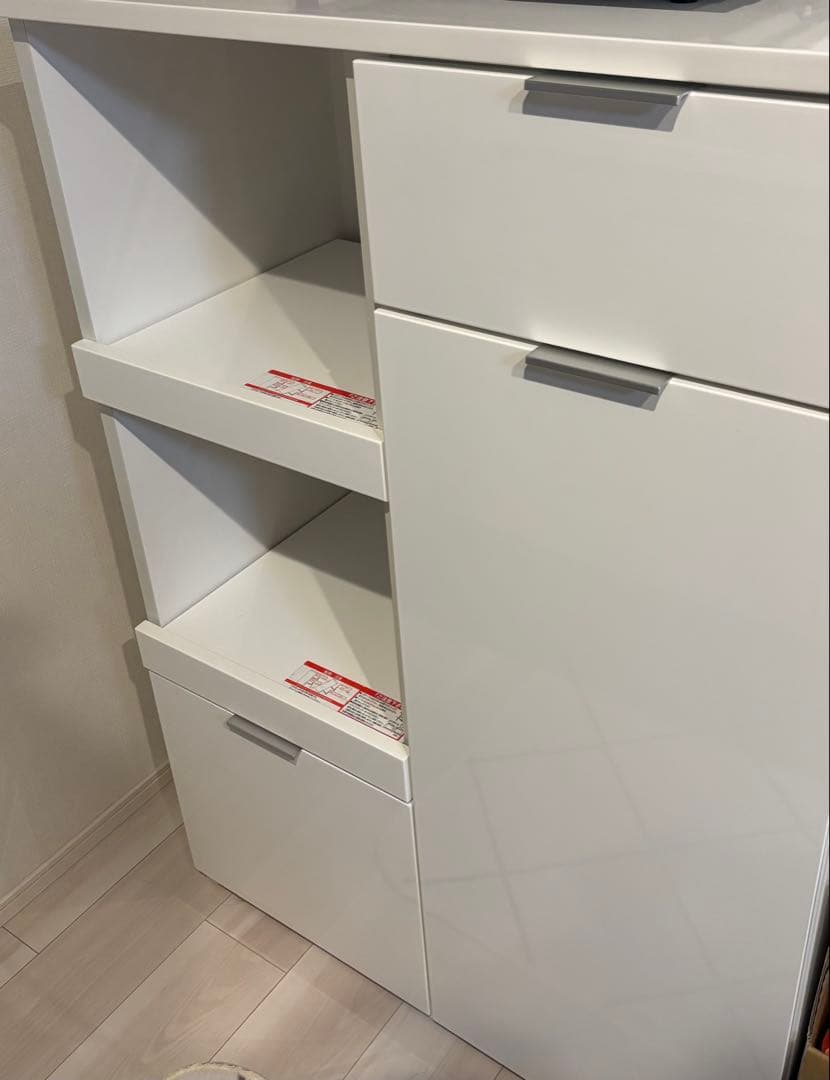 ホワイトキッチンキャビネット