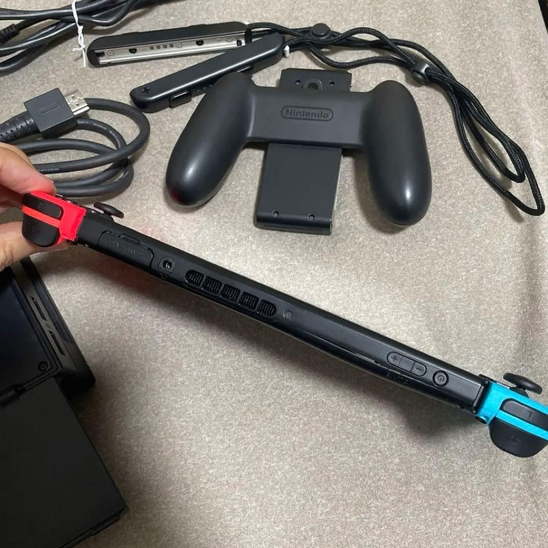 Nintendo Switch本体、ドック、ケーブル、ジョイコン
