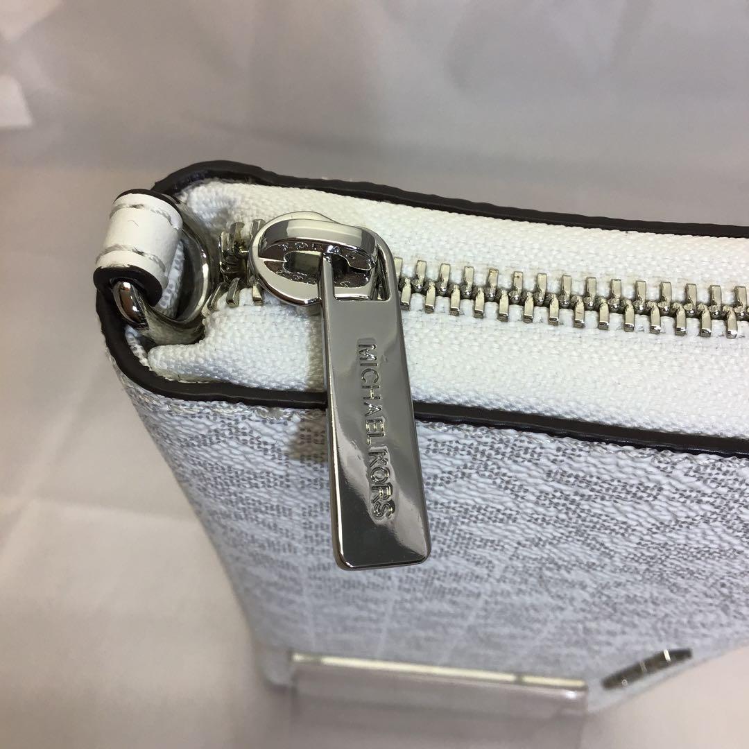 ❣️未使用❣️MICHAEL KORS ホワイト ラウンドファスナー長財布