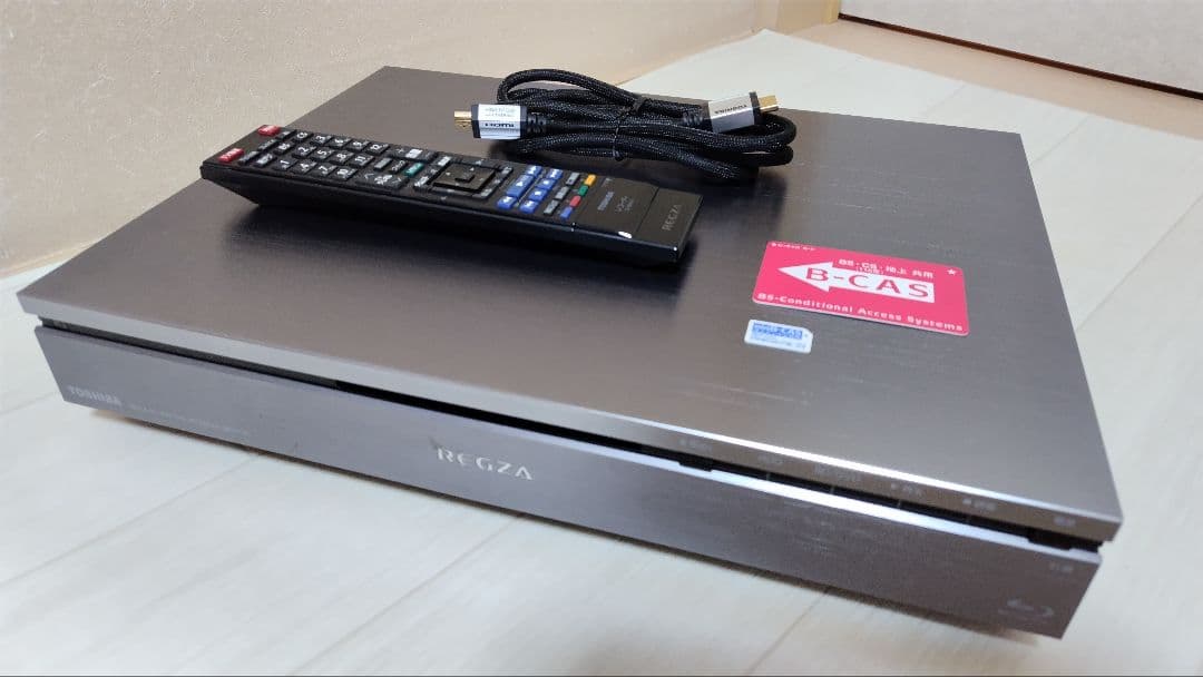 TOSHIBA　レグザ　ブルーレイレコーダー　DBR-M180