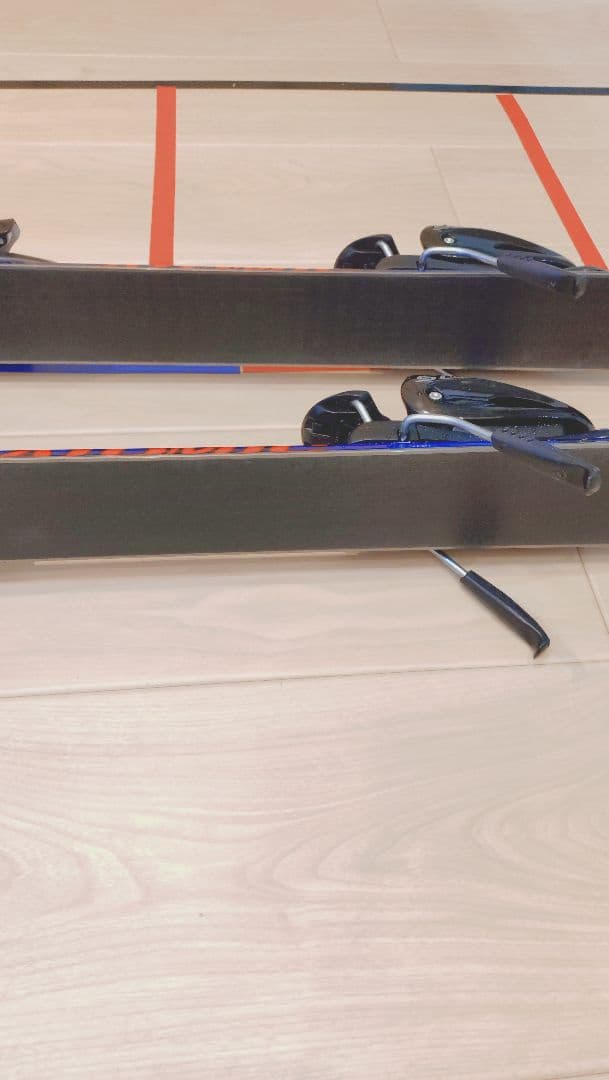 Atomic スキー 板 青色 ビンディング付き