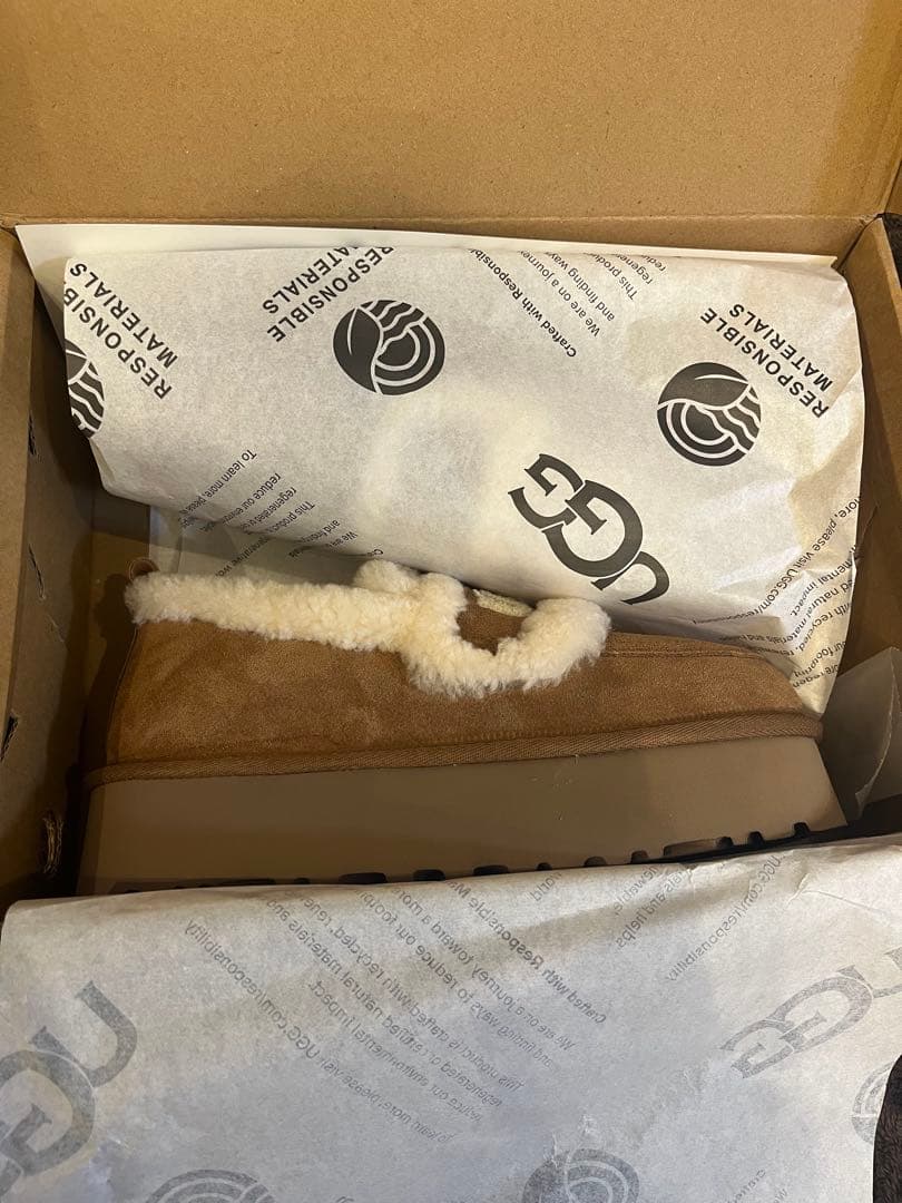 UGG アグ　チェスナット 厚底25cm