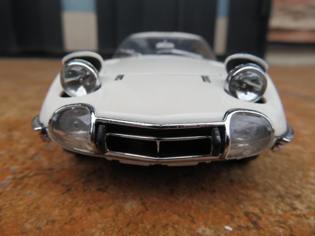 エブロ　1/24　トヨタ2000GT