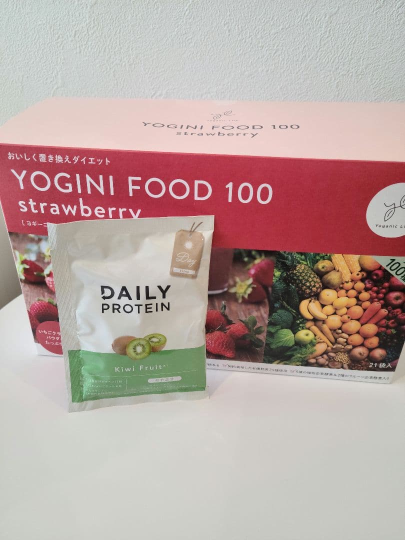 YOGINI FOOD 100 strawberry ヨギニーフード100