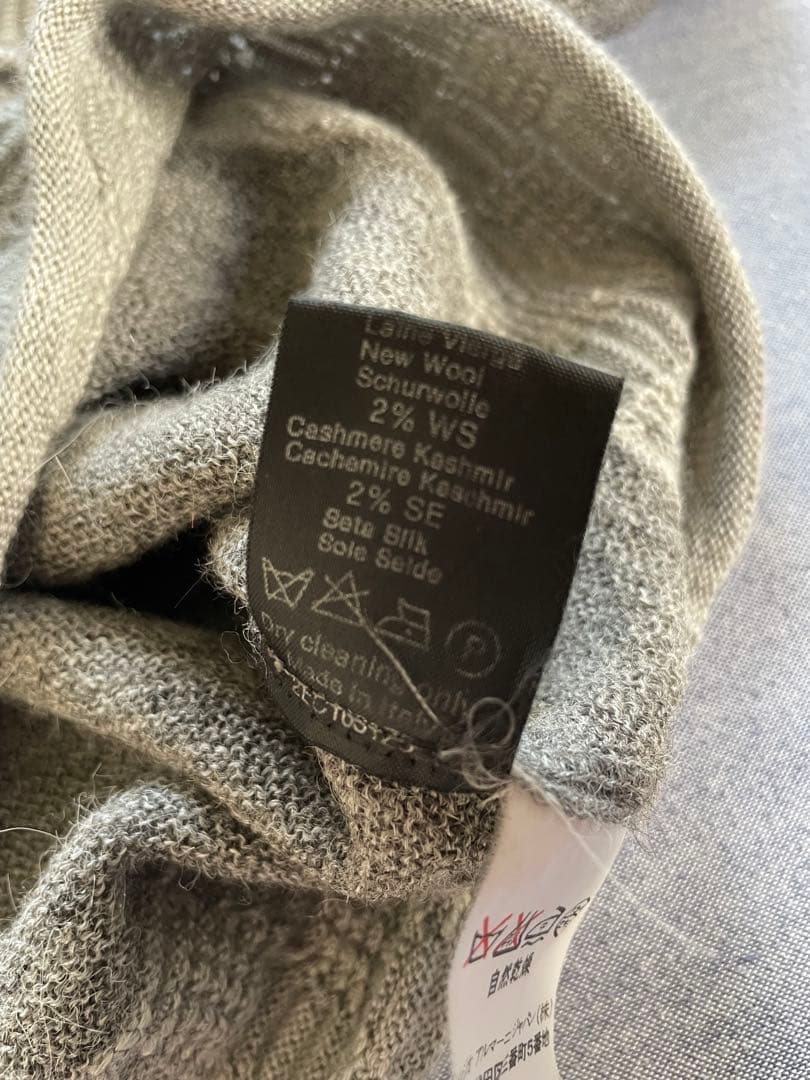 【極美品】ジョルジオアルマーニ　デザインVネックニット　４８　グレー　アルパカ