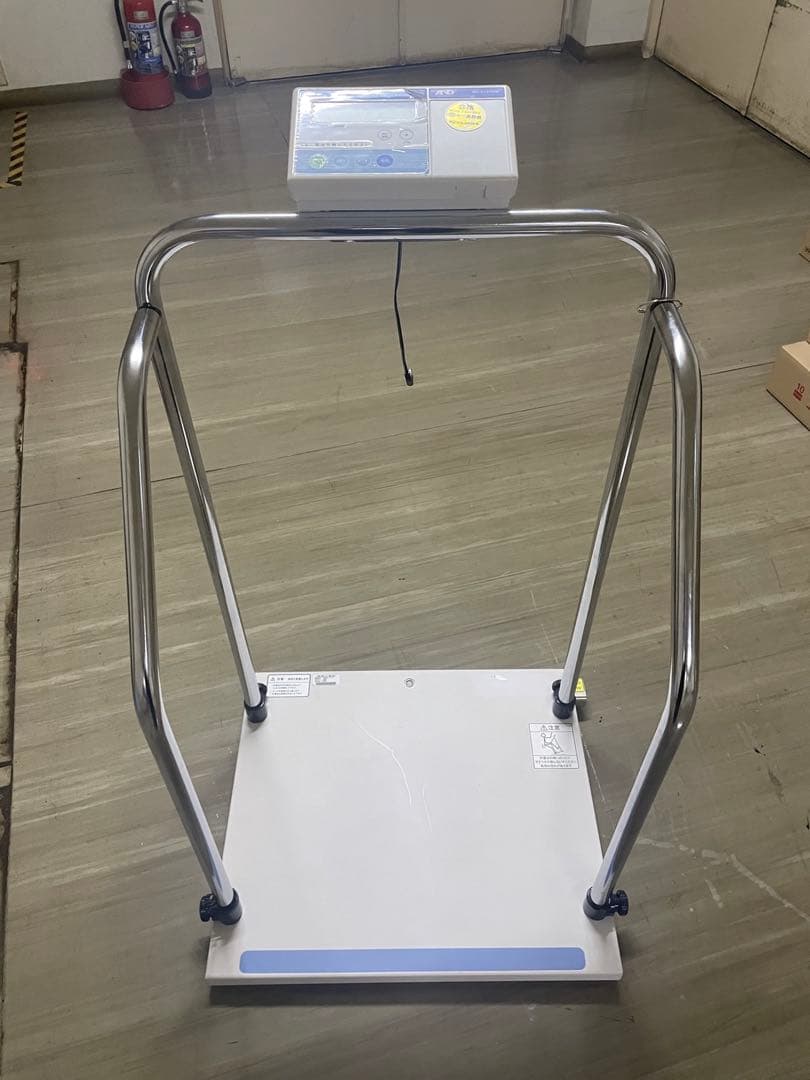 手すり付きデジタル体重計 AND AD-6107NW