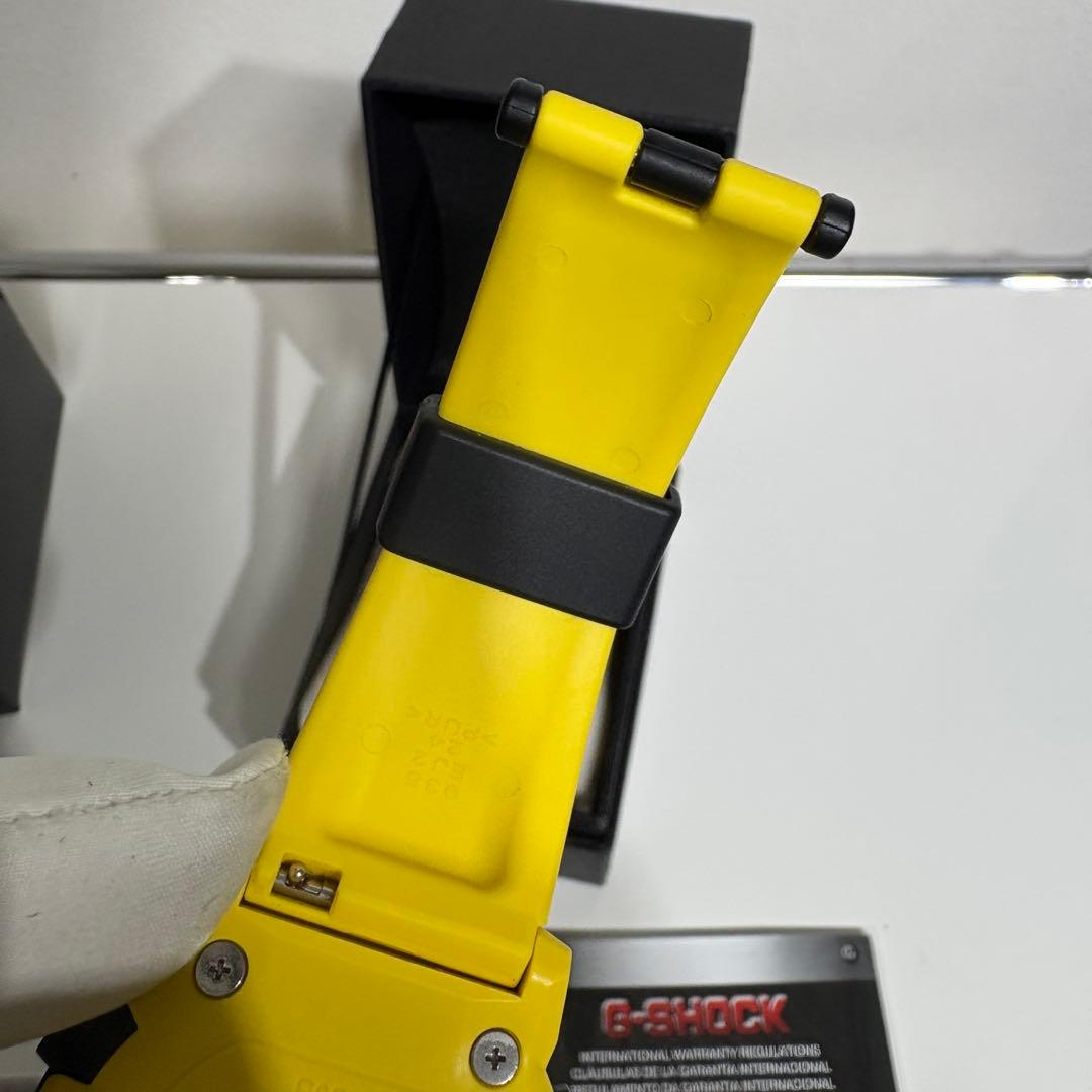 美品 G-SHOCK GA-2000-1A9JF カーボンコアガード構造