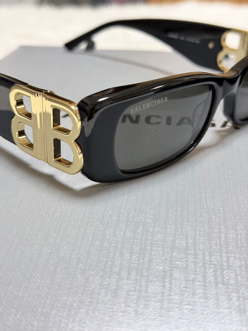 BALENCIAGA BBロゴ サングラス ブラック　(期間限定セール！)