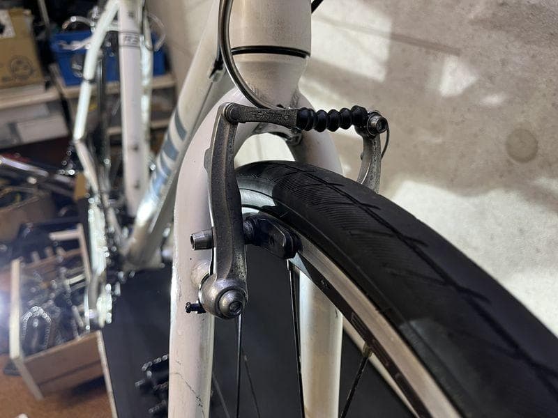 GIANT ESCAPE R3 クロスバイク sizeM　ホワイトカラー