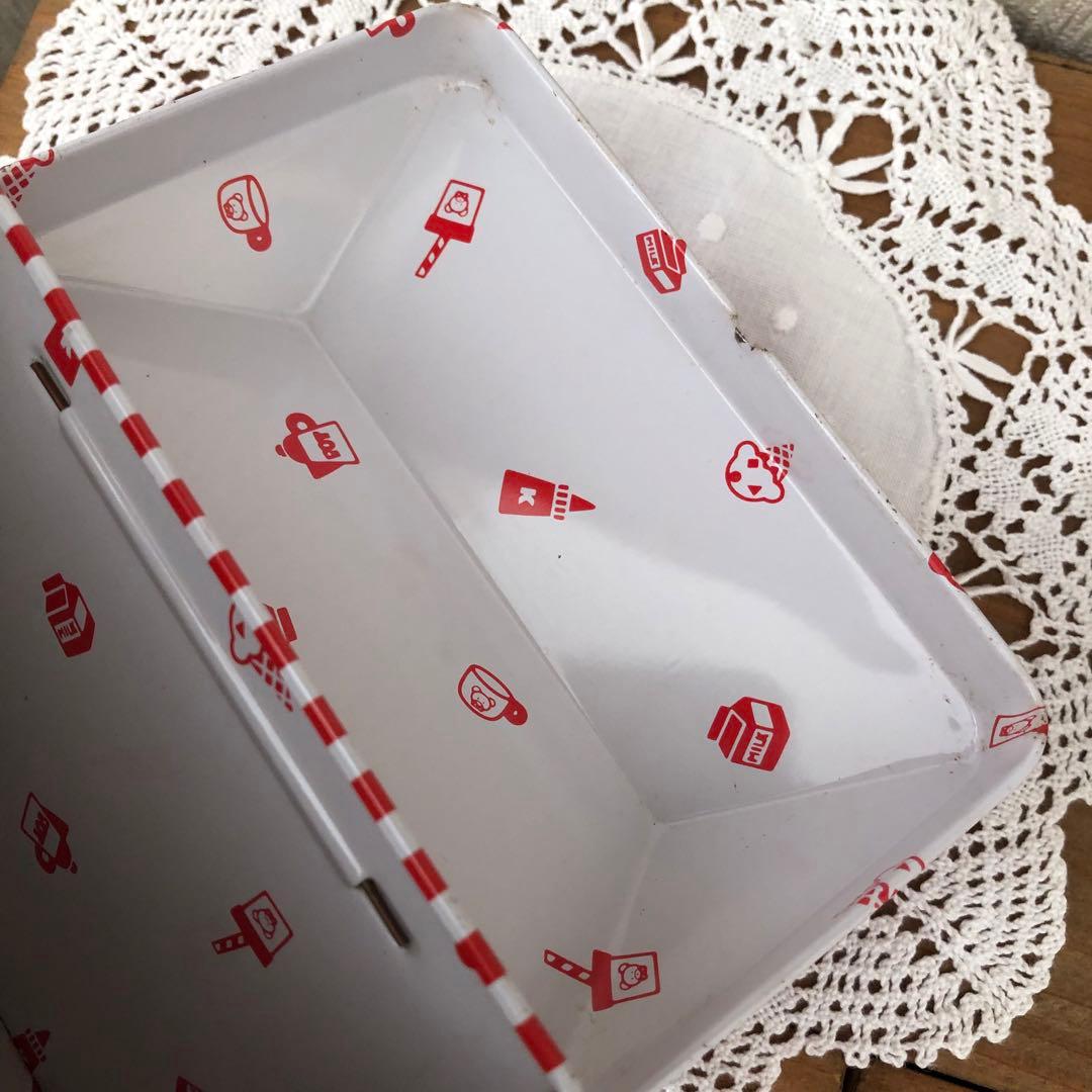 昭和レトロ　1983年　 ハローキティ　ハンバーガーshop柄 缶　希少品