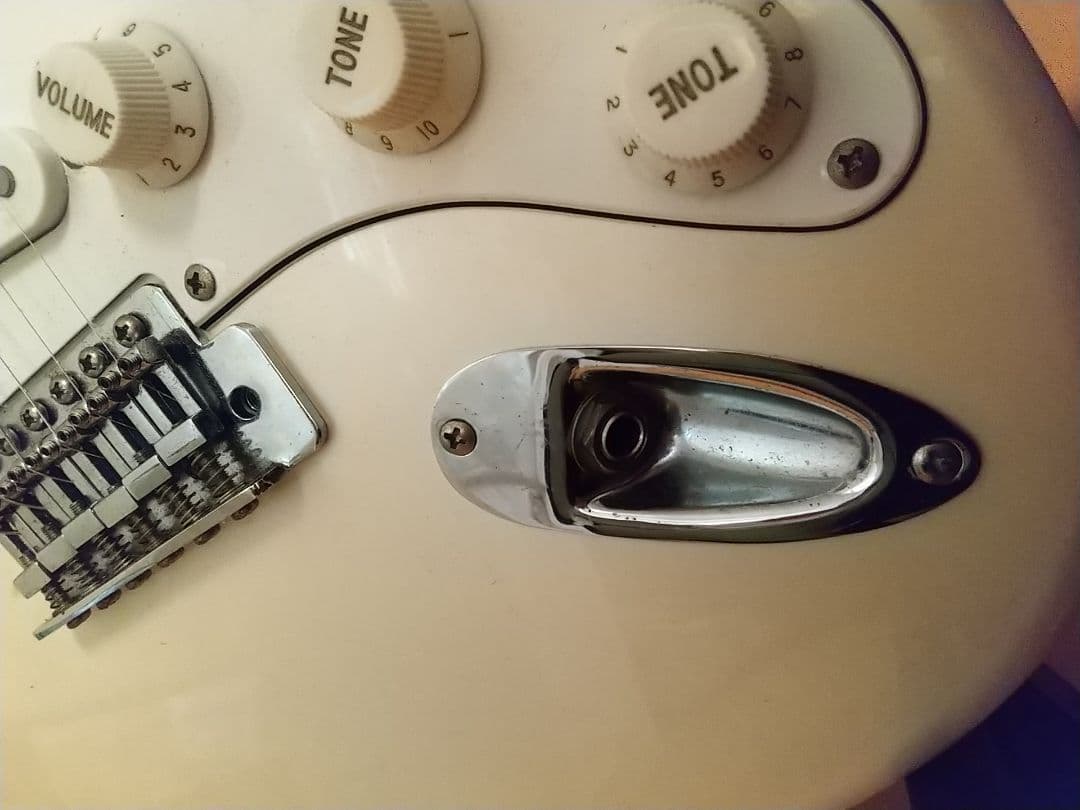 ARIA STG-series エレキギター/パールホワイト/訳あり 調整済み