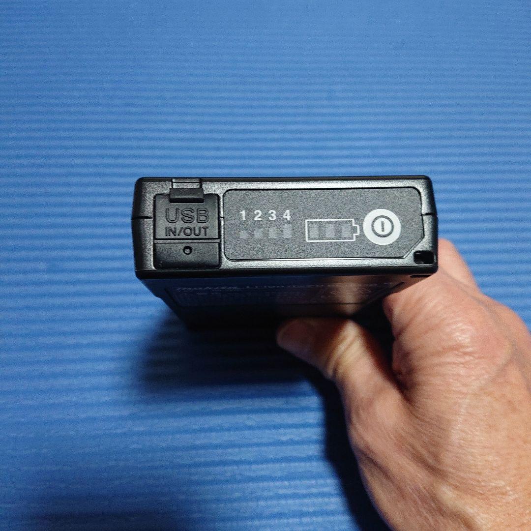 Makita 充電式ヒートベスト LLサイズ CV202D2LLとバッテリー。