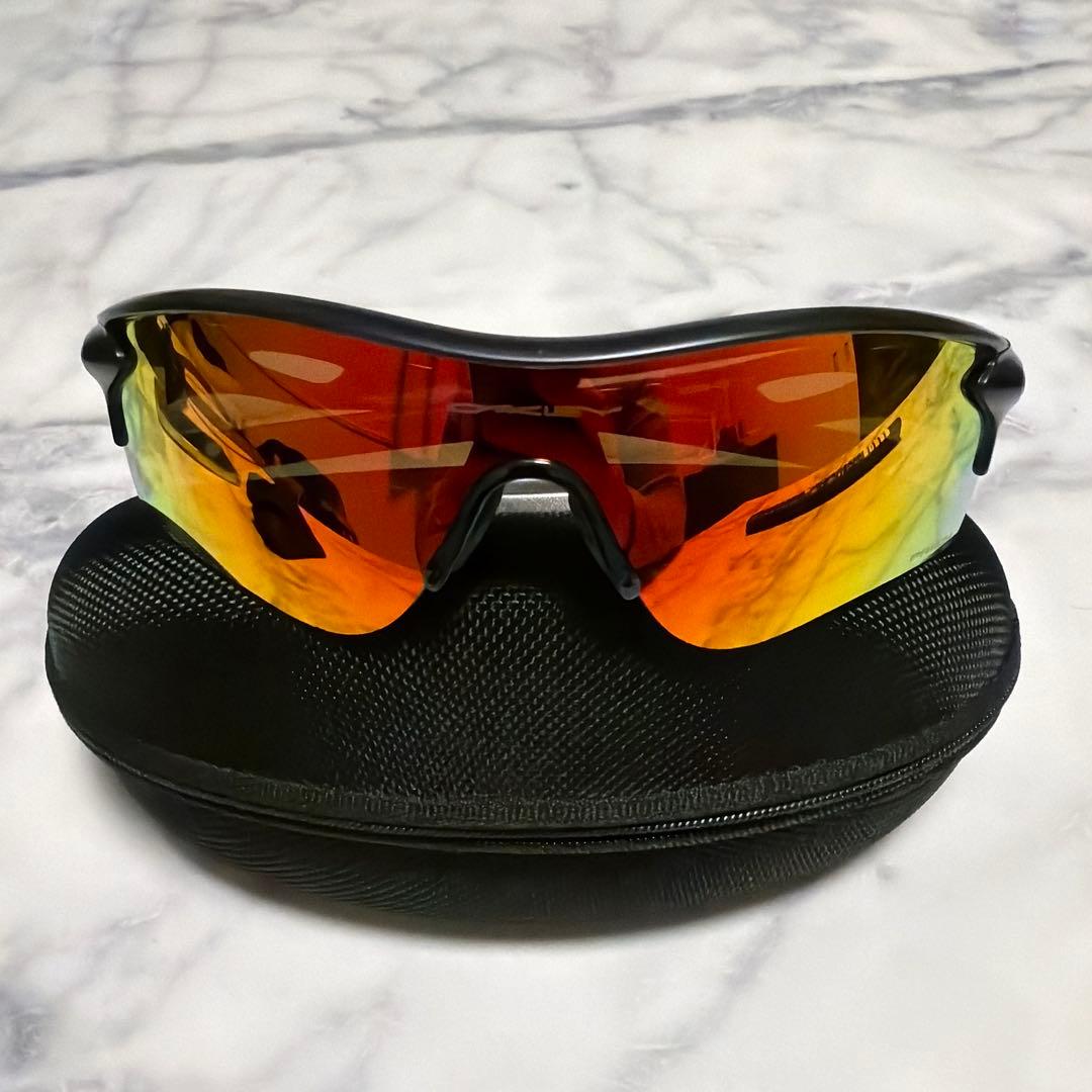 Oakley スポーツ用サングラス ケース付き