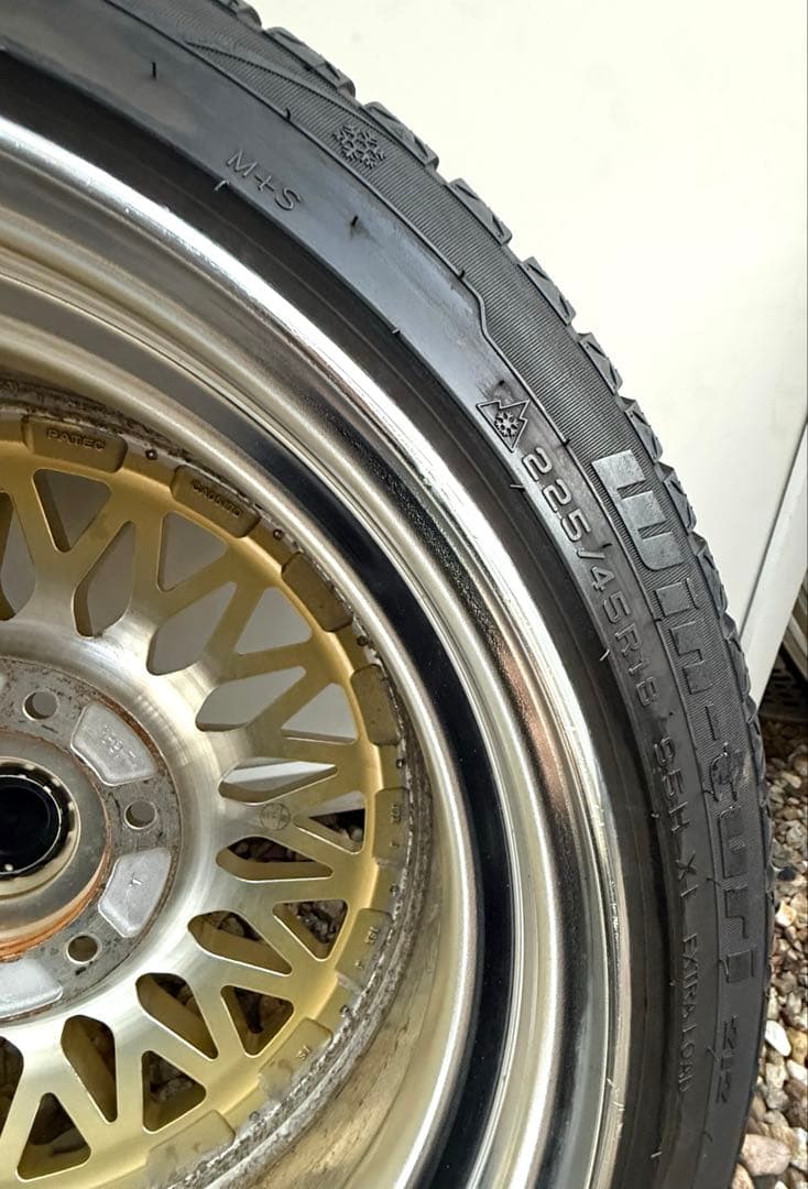 J*J様 ハイエース　ESSEX ENCM 18インチ　スタッドレス