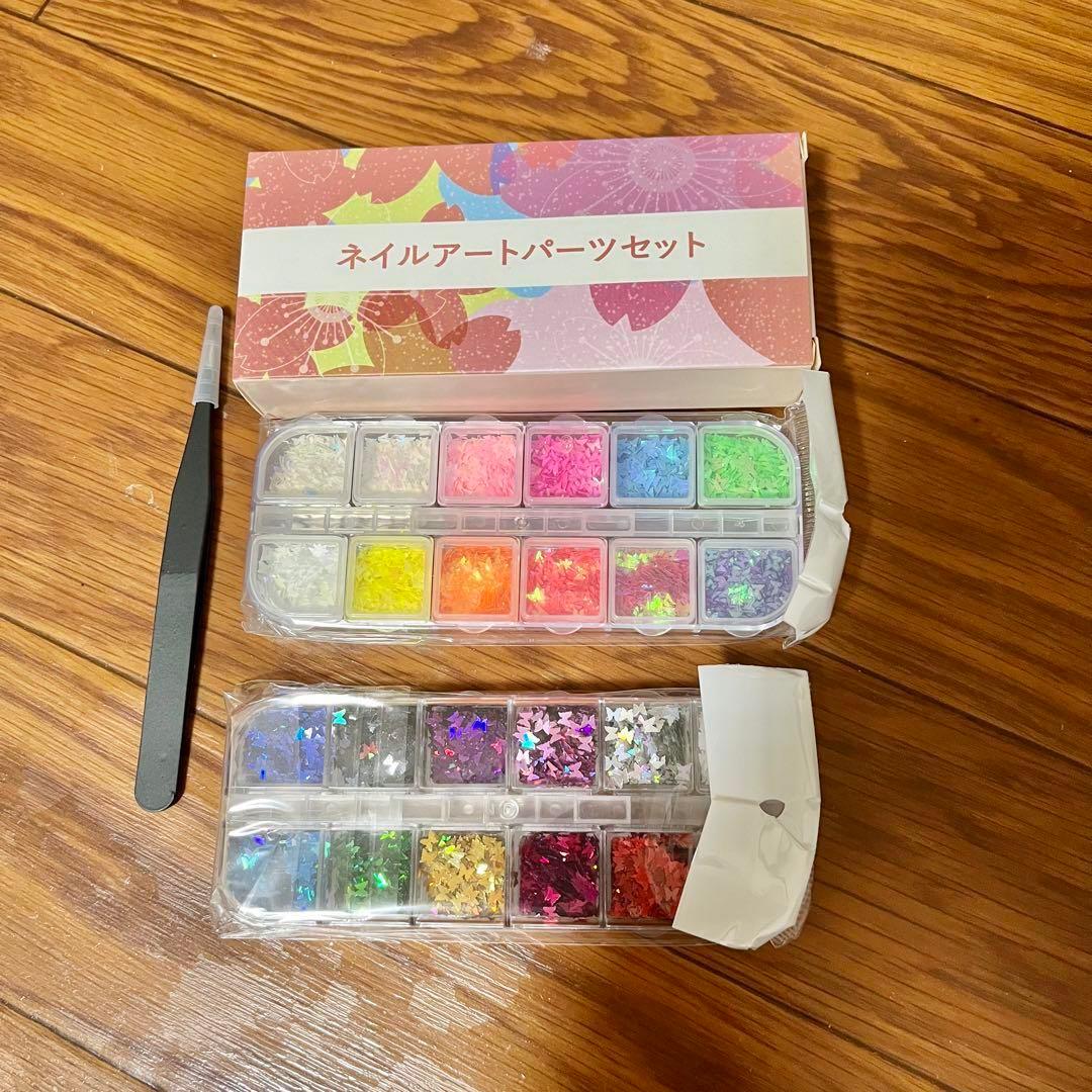 ☆ネイルパーツ　蝶　24色　ピンセット付　ホログラム　かわいい　ジェルネイル