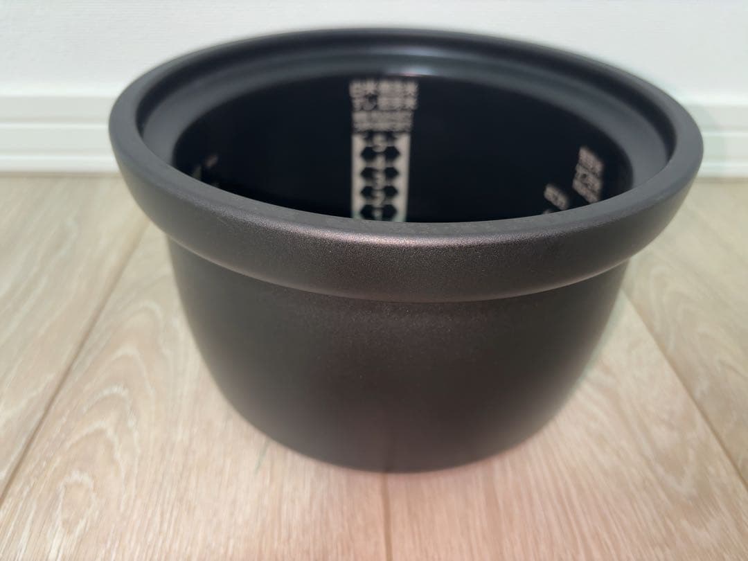 美品　三菱 IH炊飯ジャー炊飯器 本炭釜 紬5.5合 NJ-BW10F