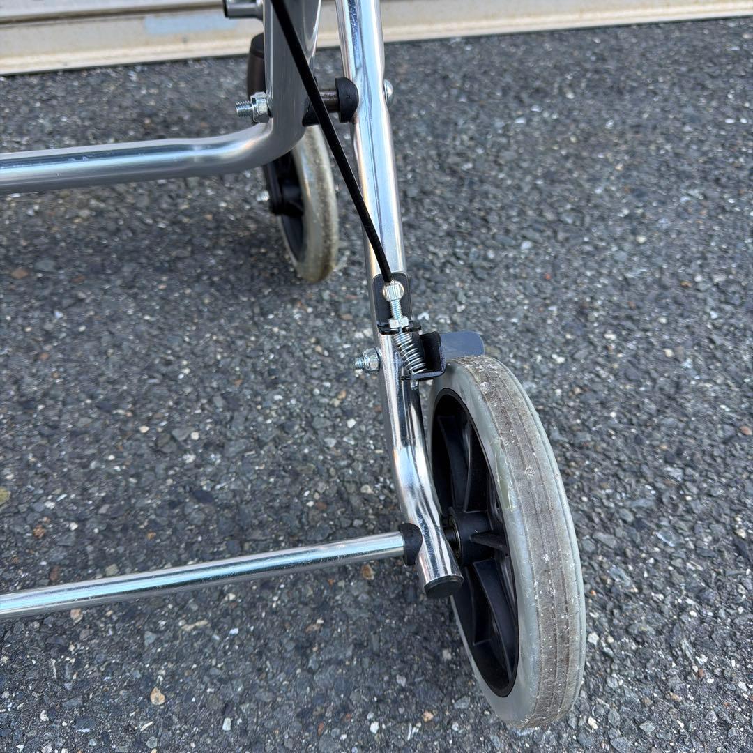 軽量 折りたたみ 介助式車椅子 バッグ付 美品【A-268】