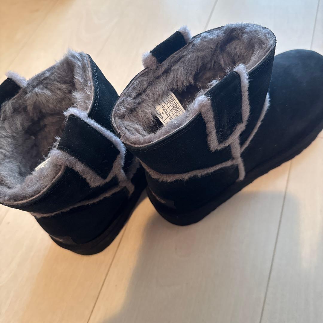 UGG クラシック ミニ スピル シーム ブーツ 1100211