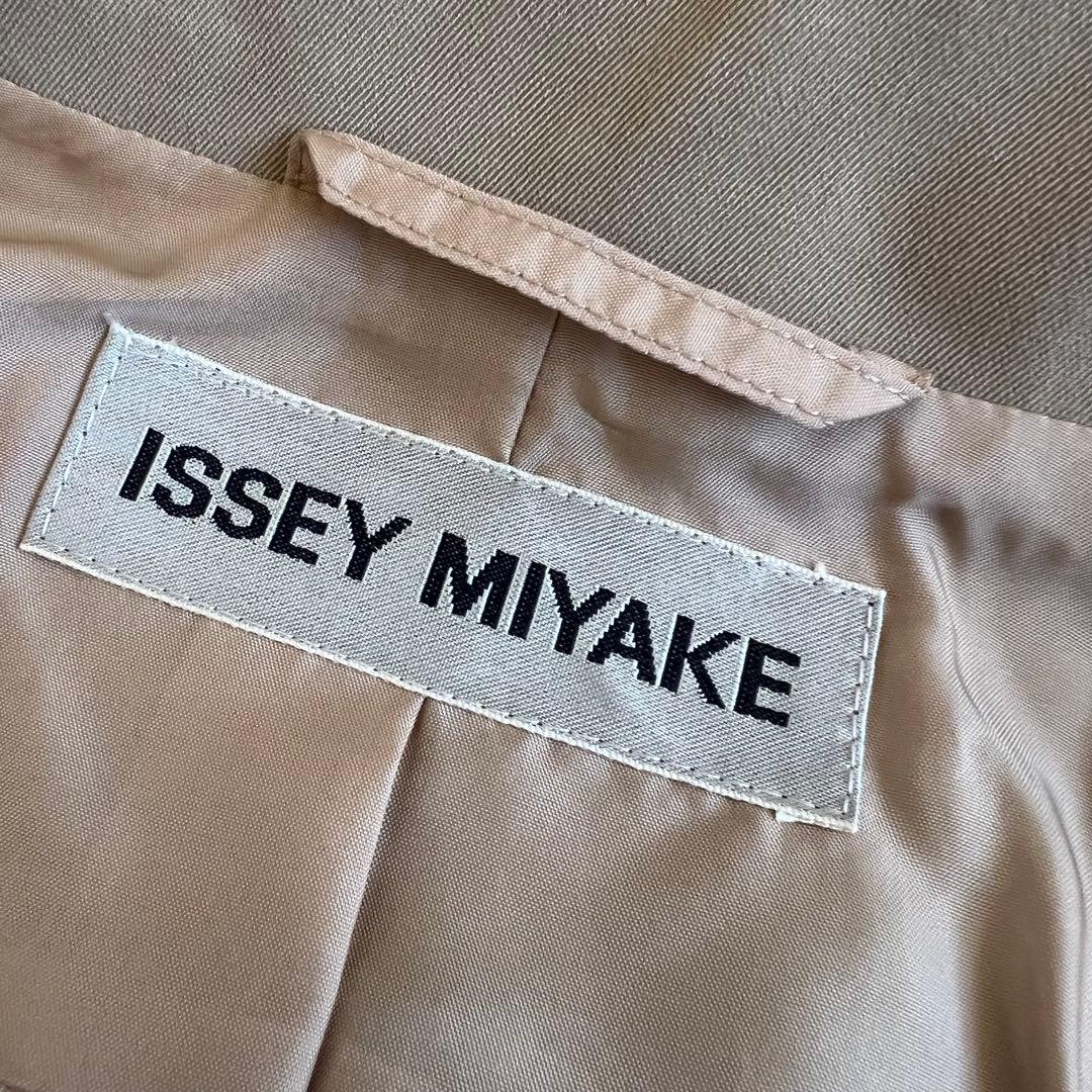 イッセイミヤケ　レーヨン混　スタンドカラージャケット　ベージュ　日本製　2サイズ