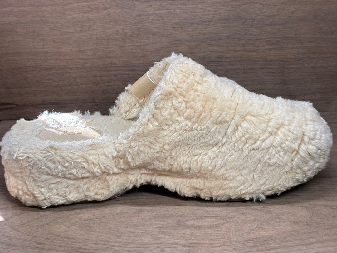 【極美品】UGG ボア スリッポン フラッフクロッグ 25cm ファー 冬支度