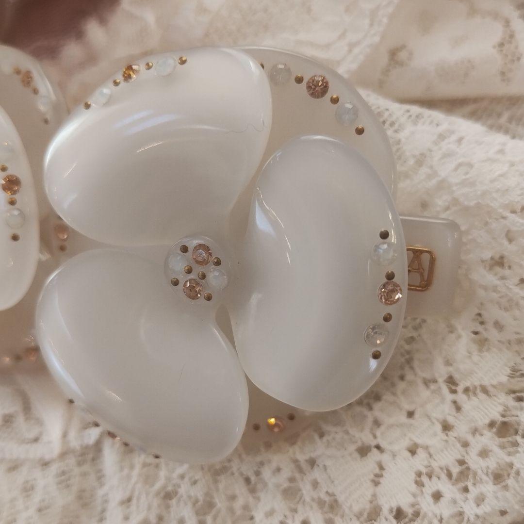 ②ー2 激レアな➠➠アレクサンドルドゥパリホワイトスワロフスキー双子カメリア