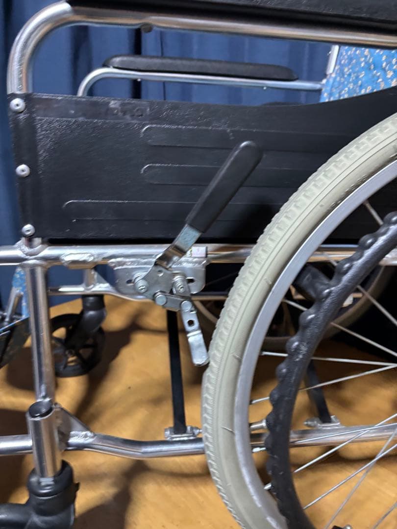 介助式車椅子　マキライフテック車いす