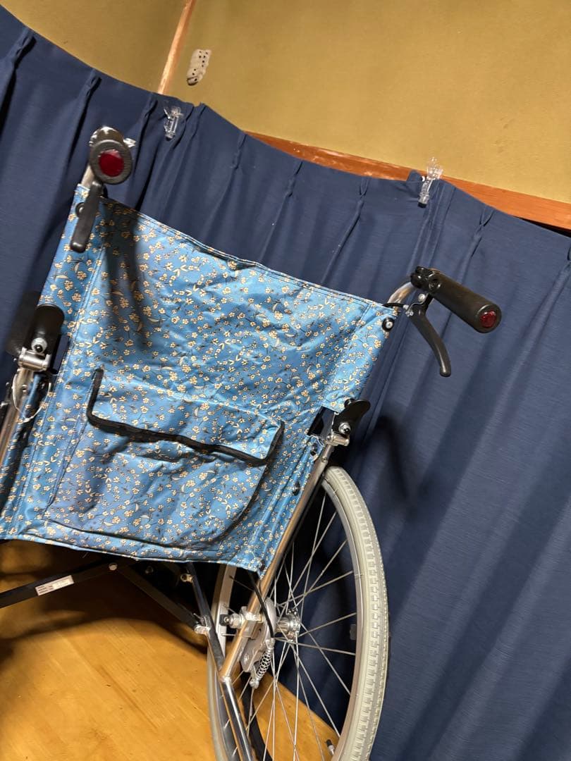 介助式車椅子　マキライフテック車いす