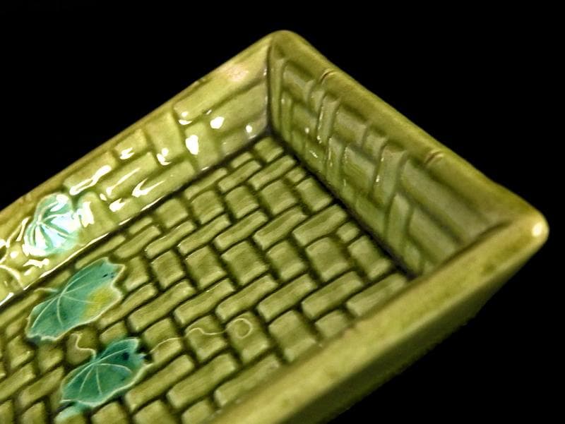 珉平焼　淡路焼　蔦図に網代の図　手塩皿　角皿　２枚　C386 AS-CIh